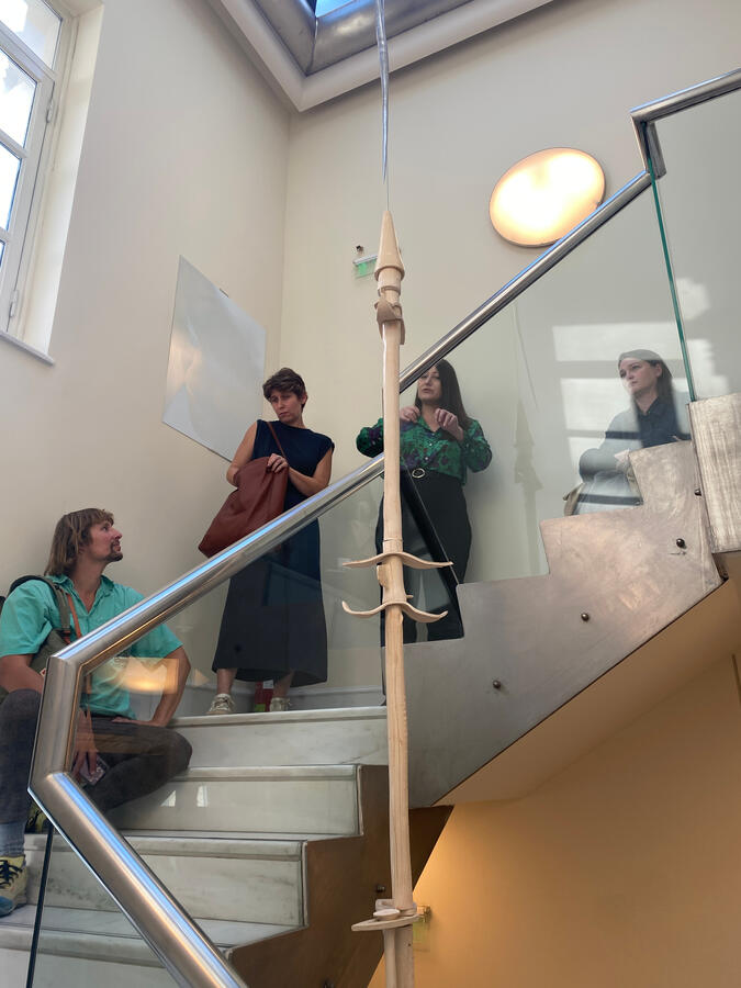 Umelci Nikola Balberčáková a Michal Mitro počas rezidencie v Aténach ..